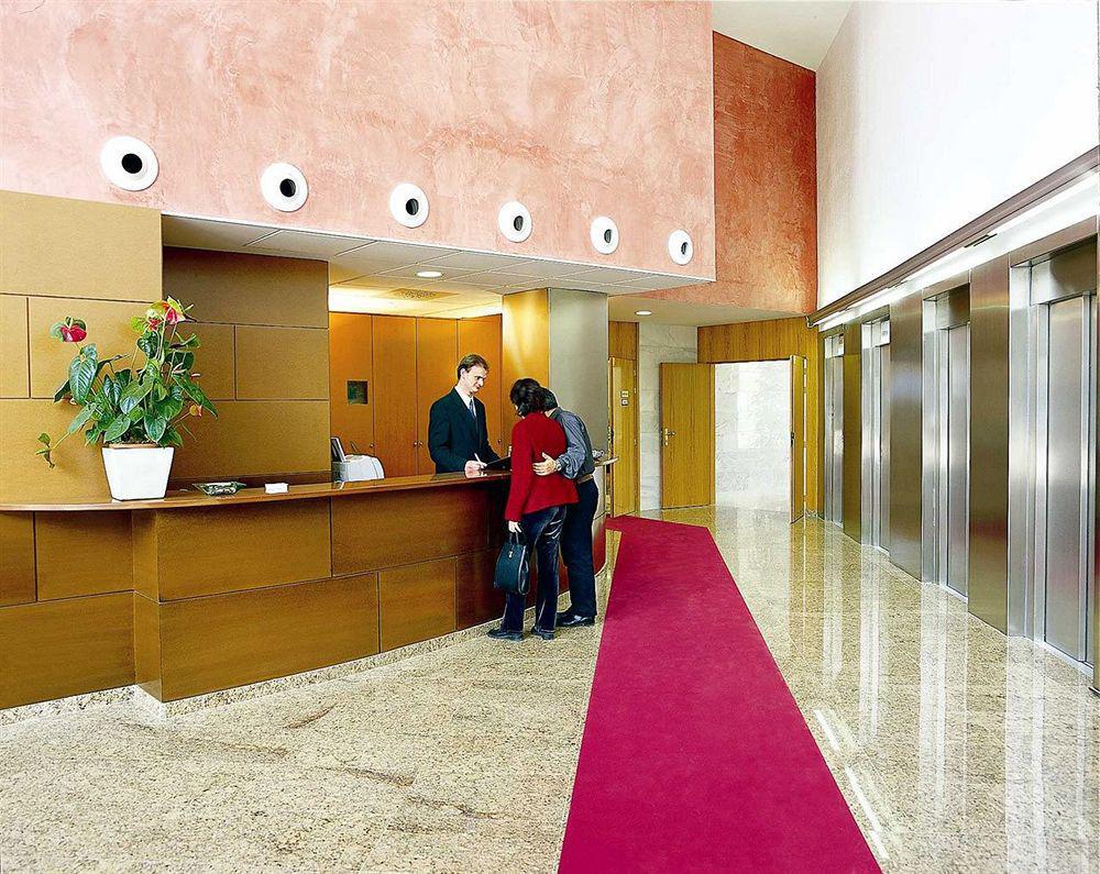B&B Hotel Barcelona Mollet Porta De Gallecs Mollet del Vallès Beltér fotó